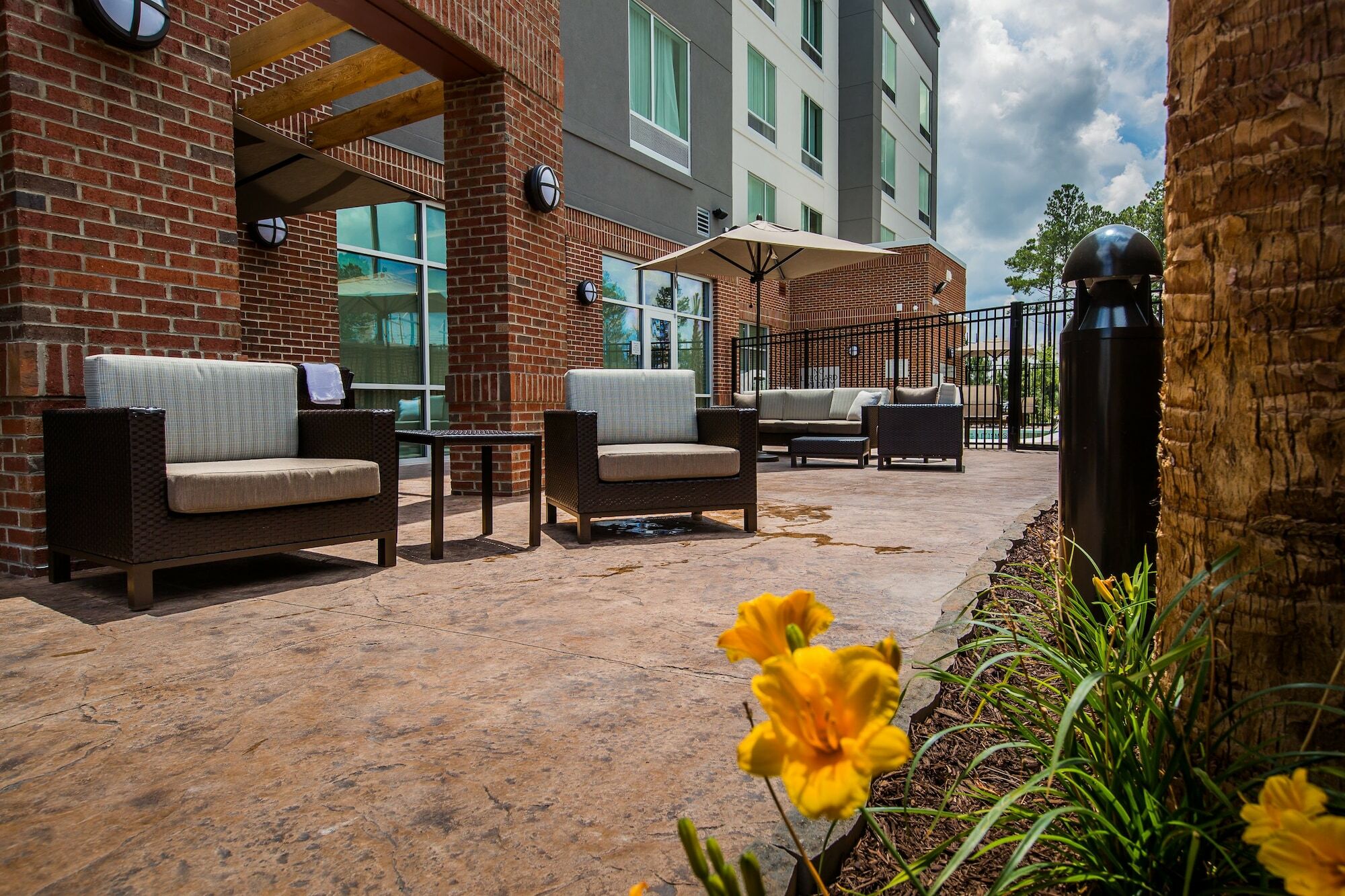 Отель Courtyard By Marriott Columbia Cayce Экстерьер фото